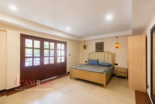 【日本語も対応可能】BKK1 area | Modern style 15 bedrooms villa for rent | Swimming Pool