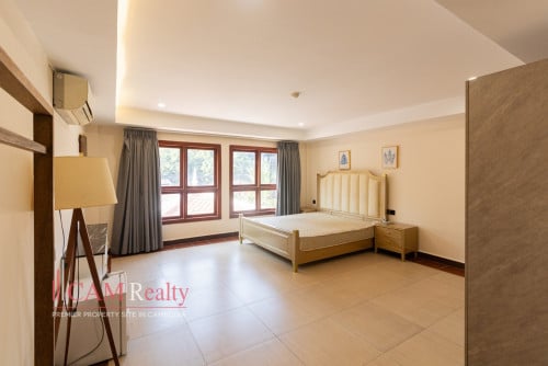 【日本語も対応可能】BKK1 area | Modern style 15 bedrooms villa for rent | Swimming Pool