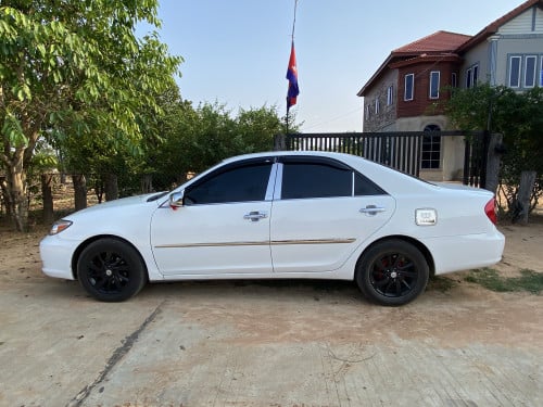 ឡានលក់ Camry LE02