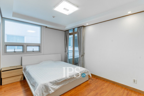 #FORSALE Luxury 1-Bedroom Condo -📍De Castle Royal, BKK1, Phnom Penh