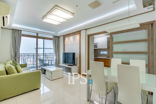 #FORSALE Luxury 1-Bedroom Condo -📍De Castle Royal, BKK1, Phnom Penh