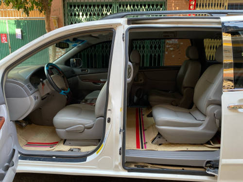 ឡានលក់ Sienna ឆ្នាំ 04 ប៉ុង1 XLE ឡានថ្មី