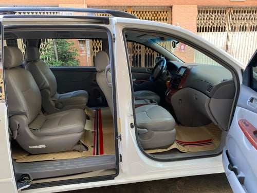 ឡានលក់ Toyota Sienna ឆ្នាំ04 XLE ប៉ុង1