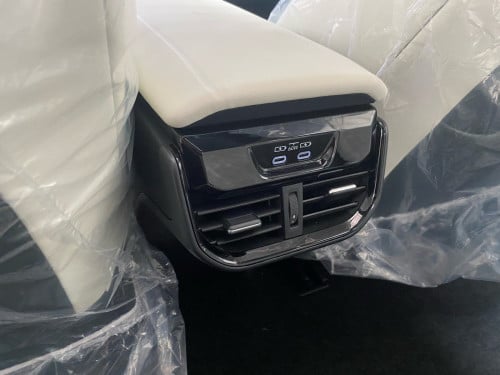 👉BZ5X 630Km  35600$ ចរចាបាន