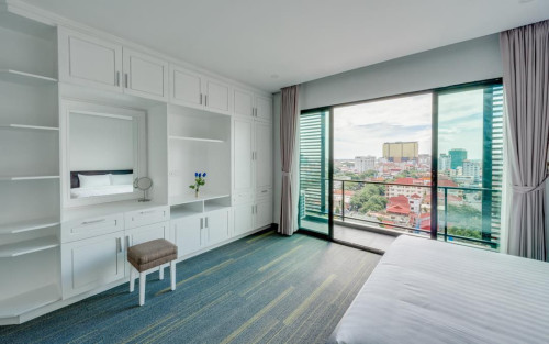 3 bedroom. It's 185 square meters. The price is $2800 per month! at Boeung Keng Kang Market