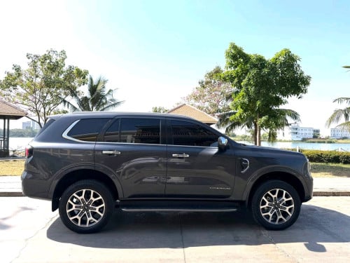 98% Original 2023 Ford Everest Titamiun Full 2.0L Diesel ជាង3មឺនkm
