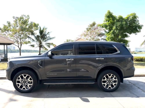 98% Original 2023 Ford Everest Titamiun Full 2.0L Diesel ជាង3មឺនkm