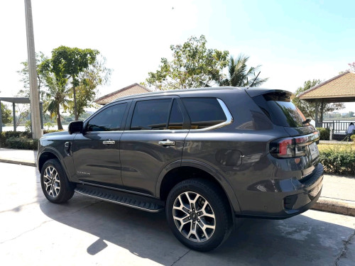 98% Original 2023 Ford Everest Titamiun Full 2.0L Diesel ជាង3មឺនkm