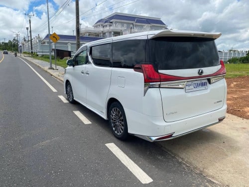 Alphard 016 Up LM ធានាឡានស្អាត