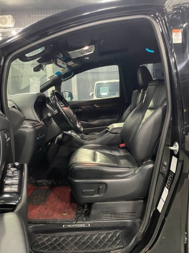 Alphard 2022