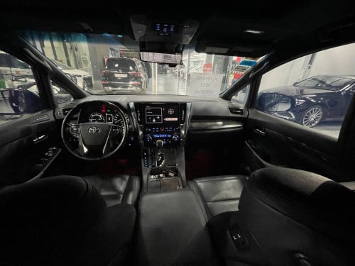Alphard 2022