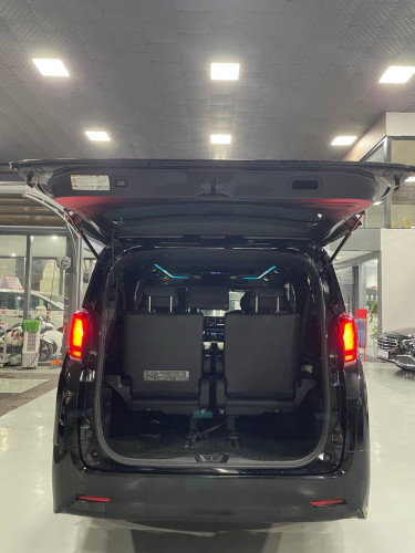 Alphard 2022