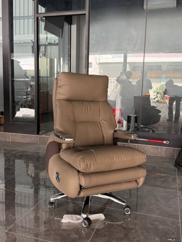 Chair boss