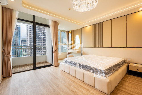 Condo De Castle Royal BKK1 unit 3Bedroom for rent