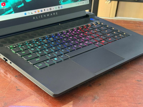 Dell Alienware m15 R6 / Core i7-11800H 2.3GHz / Ram 16GB /512GB /RTX 3060 6GB /15.6” 165Hz