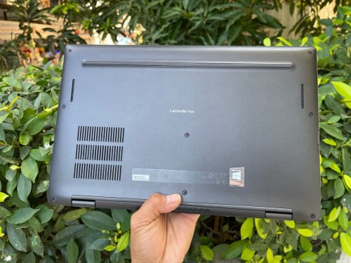 Dell Latitude 7420 i5 ជំនាន់ទី11 មួយទឹកស្អាត (Grade A)