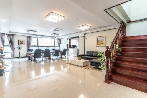 DUPLEX 4 Bedroom Penthouse for Rent in BKK1