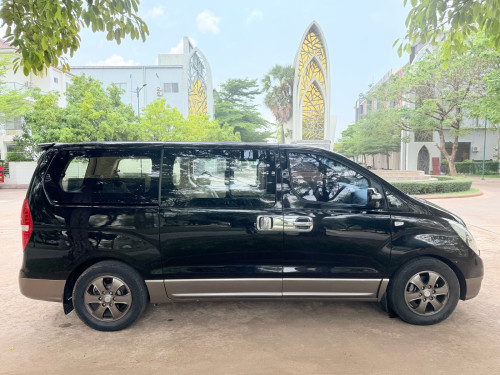 Hyundai Starex 09 HVX full option