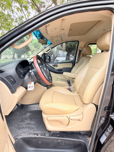 Hyundai Starex 09 HVX full option