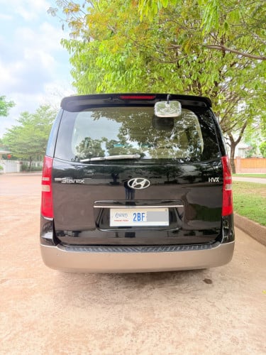 Hyundai Starex 09 HVX full option