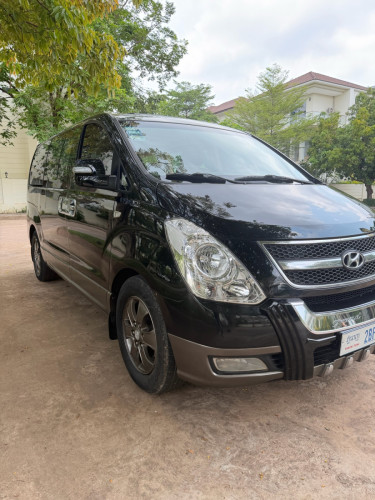 Hyundai Starex 09 HVX full option