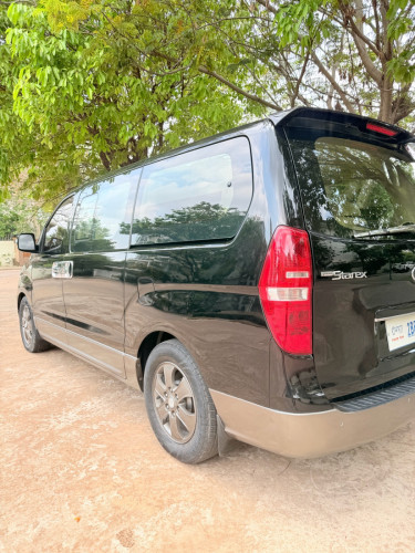 Hyundai Starex 09 HVX full option