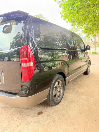 Hyundai Starex 09 HVX full option