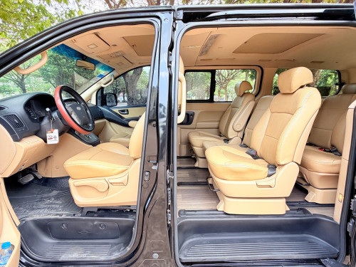 Hyundai Starex 09 HVX full option