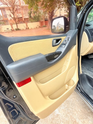 Hyundai Starex 09 HVX full option