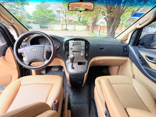 Hyundai Starex 09 HVX full option
