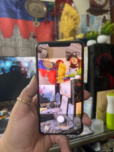 iPhone 11 Pro Max / 256g / មានស្កេន / អេក្រង់ហ្សុីន លក់តំលៃក្រោមក្រោមទីផ្សារ 215$ ដាច់