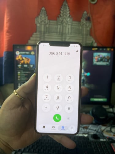 iPhone 11 Pro Max / 256g / មានស្កេន / អេក្រង់ហ្សុីន លក់តំលៃក្រោមក្រោមទីផ្សារ 215$ ដាច់