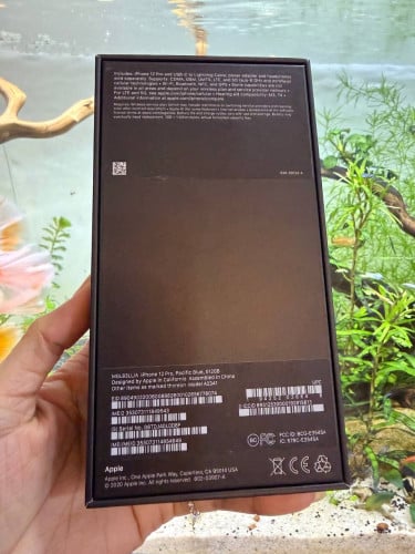 iPhone 12Pro 512G 99% full box 360$