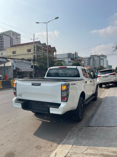 Isuzu