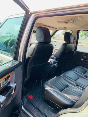 LAND ROVER DISCOVERY4(បង់រំលស់)