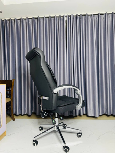 Leather chair office available in stock