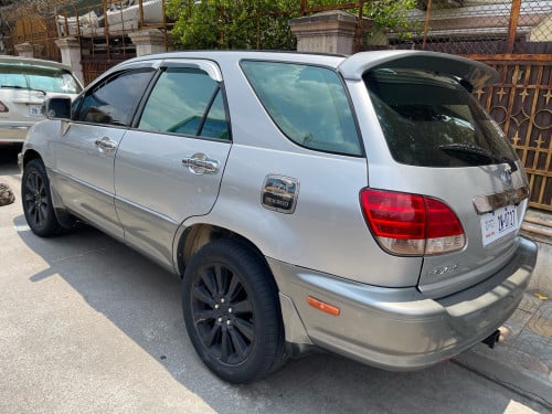 Lexus 99 ប៉ុងពី​ ម្ចាស់ដេីម​ ឡានថ្មី