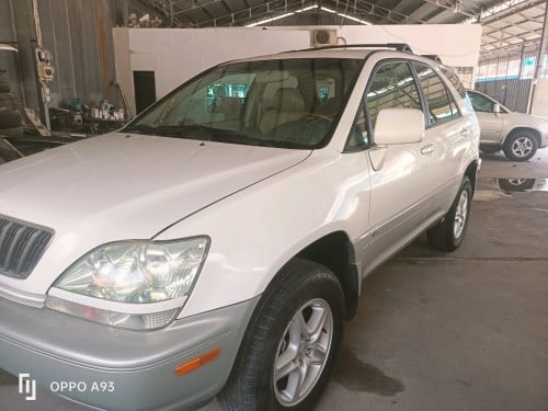 Lexus, RX300ឡានក្រដាស់ពន្នខ្ចៅខ្ចង់ថ្មីអត់បុកអត់ប៉ះអត់ច្រេះ,ឡានរៀបចំរួចហើយ។