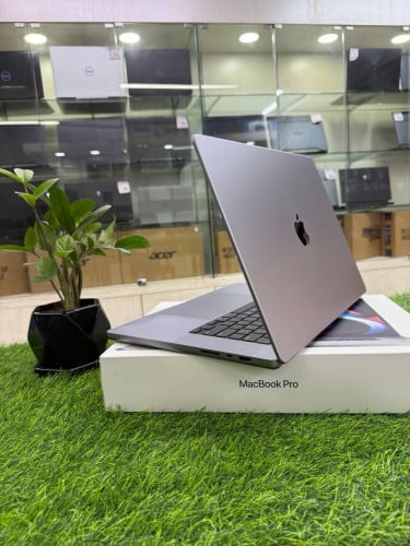 MacBook Pro Year 2021 99%