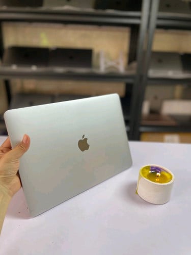 Macbook Pro Year2019 Touch Bar i7-16G