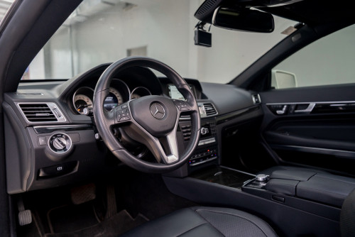 Mercedes benz E200 coupe