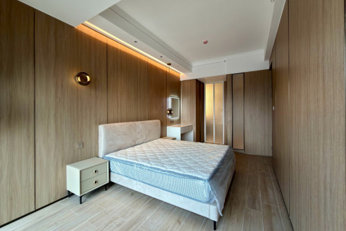 Modern 2 Bedrooms Condo with River Views