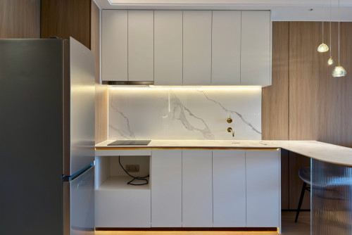 Modern 2 Bedrooms Condo with River Views