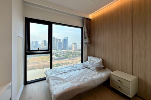 Modern 2 Bedrooms Condo with River Views