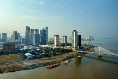 Modern 2 Bedrooms Condo with River Views