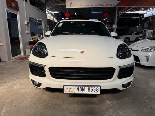 Porsche Cayenne S hybrid Full Option 2016 ផ្លាកលេខ ទើបកាត់បានម្ចាស់ដើម