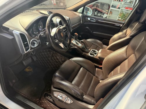 Porsche Cayenne S hybrid Full Option 2016 ផ្លាកលេខ ទើបកាត់បានម្ចាស់ដើម