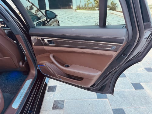 Porsche Panamera 4S Excutive 2.9 មាសុីនជំនាន់ថ្មី