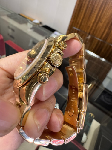 ROLEX Daytona 18K Yellow Gold 40mm 116528