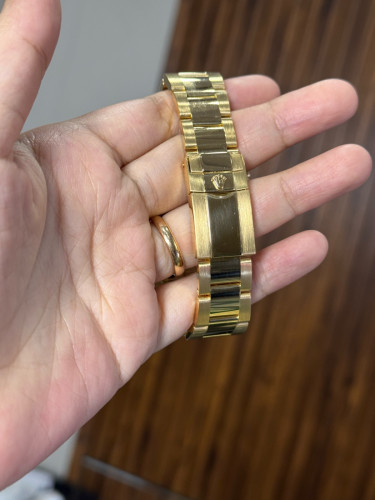 ROLEX Daytona 18K Yellow Gold 40mm 116528